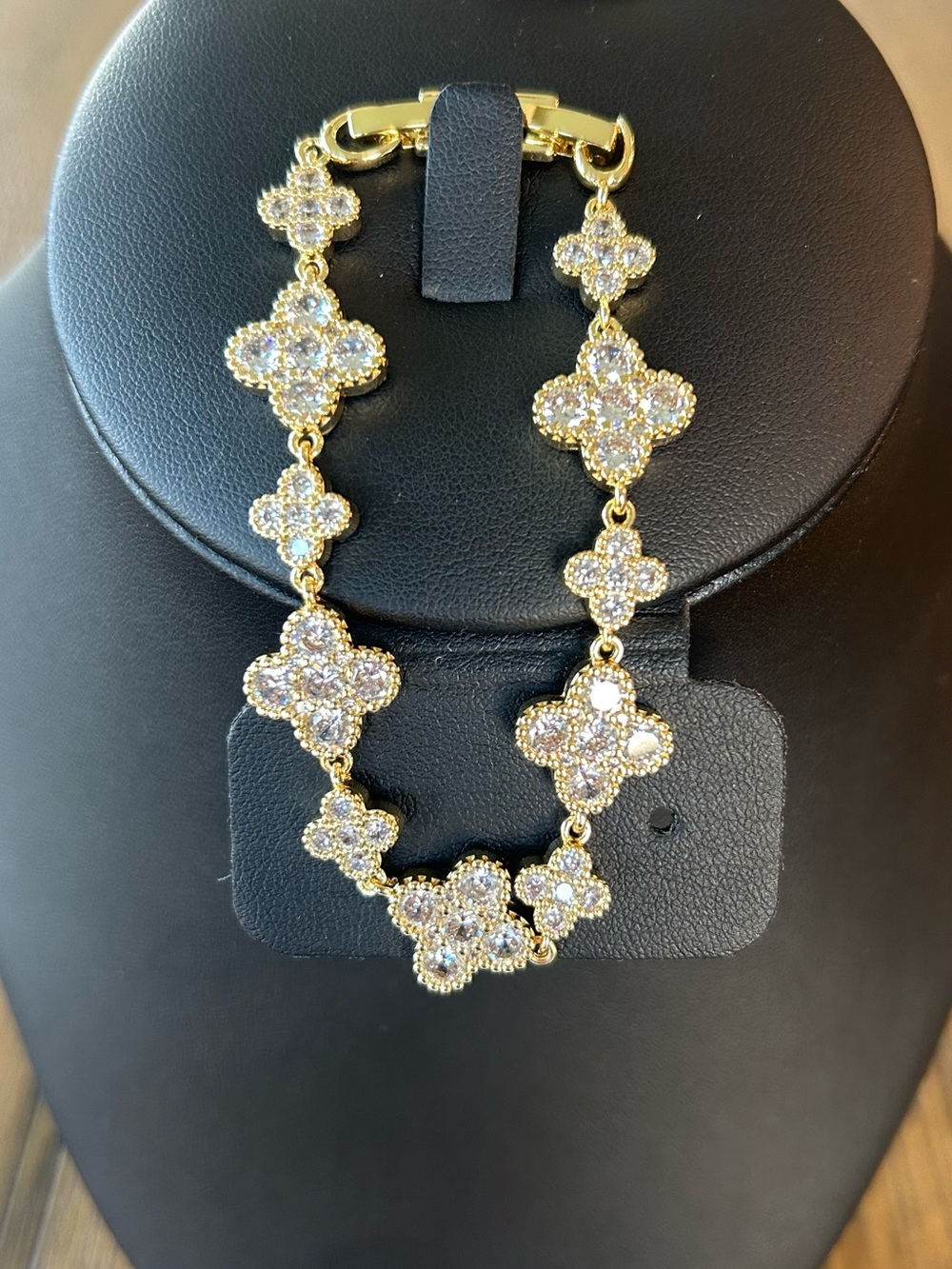 Gold Floral Clover Crystal Bracelet - Elegant Women's Jewelry
